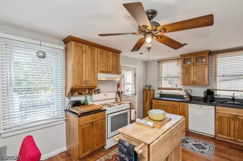 204 Jerome Pl, Bloomfield, NJ 07003 photo 19