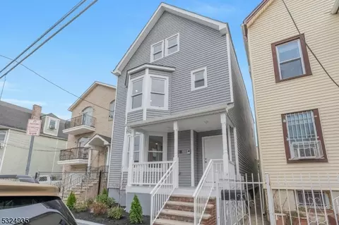 85 3rd St, Newark, NJ 07107