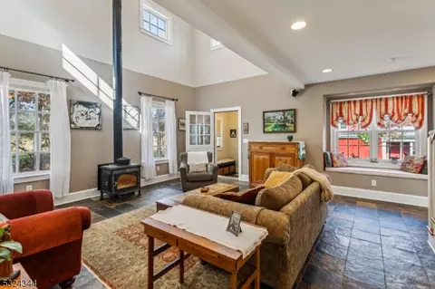155 Stanton Rd, Flemington, NJ 08822