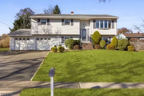 6 Lund Ct, Piscataway, NJ 08854