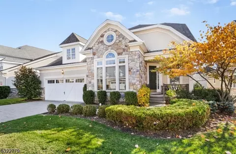 47 Betsy Ross Dr, Warren, NJ 07059
