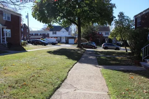 480 Crestwood Ave #36, Hackensack, NJ 07601 photo 2