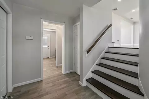 11 King Ct, Wayne, NJ 07470 photo 4