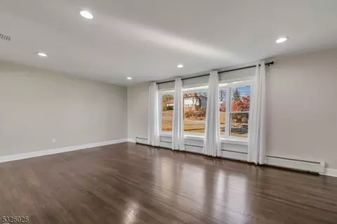 11 King Ct, Wayne, NJ 07470 photo 6