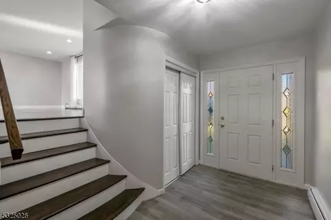 11 King Ct, Wayne, NJ 07470 photo 3
