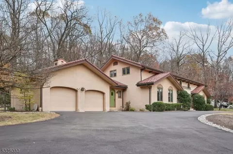 24 Apache Rd, Wayne, NJ 07470 photo 3
