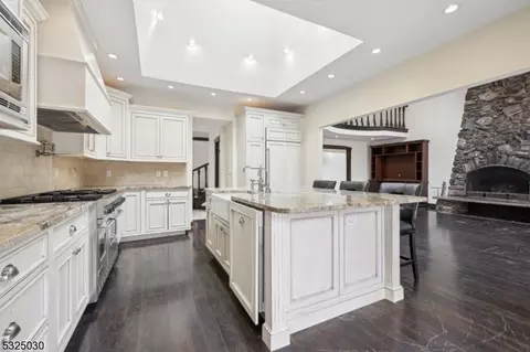 24 Apache Rd, Wayne, NJ 07470 photo 13