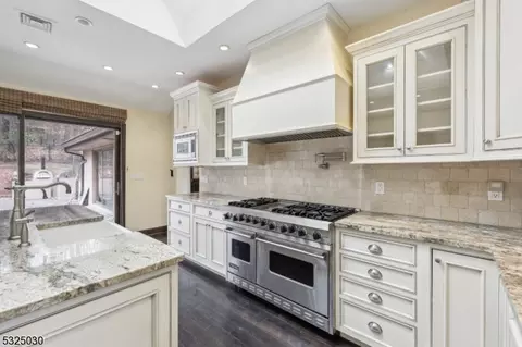 24 Apache Rd, Wayne, NJ 07470 photo 15
