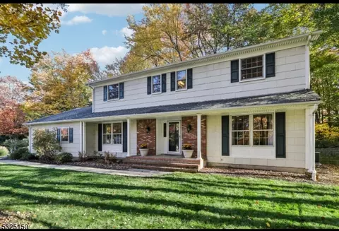 16 Springhill Rd, Randolph, NJ 07869