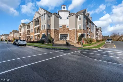 7212 Minuteman Ln #7212, Somerset, NJ 08873