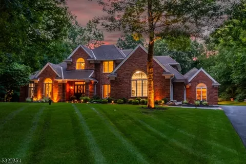 12 Stone Ridge Rd, Sussex, NJ 07461