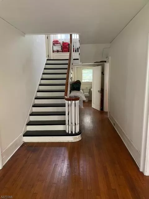 35 High St, Montclair, NJ 07042 photo 2
