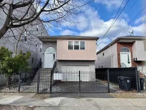 132 N 13th St, Newark, NJ 07107