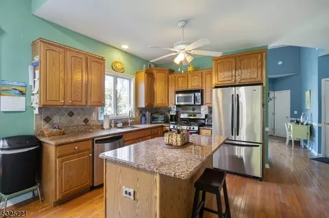 19 Spring Hollow Rd, Wantage, NJ 07461 photo 3
