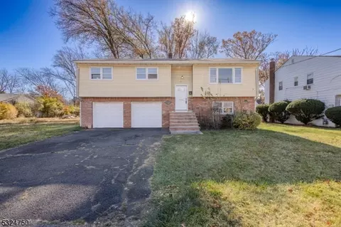 221 W 2nd Ave, Roselle, NJ 07203