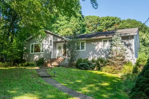 25 Oak Ln, Randolph, NJ 07869
