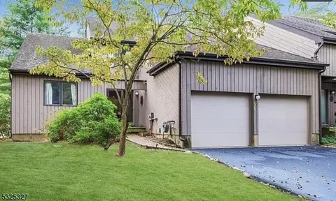 38 Windmill Dr, Morristown, NJ 07960