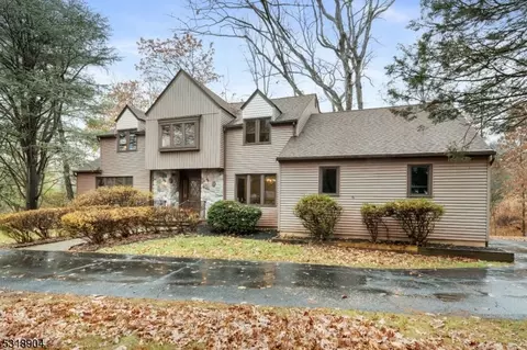 10 Shale Hill Rd, Somerville, NJ 08876
