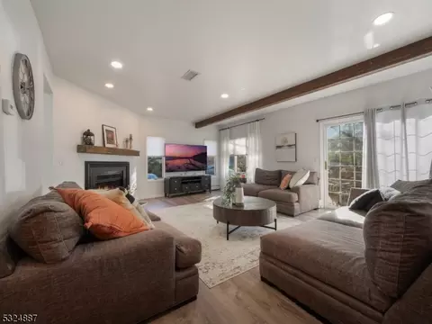 3 Black Briar Ln, Wayne, NJ 07470 photo 6