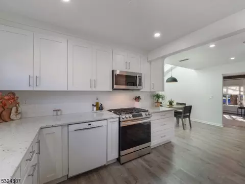 3 Black Briar Ln, Wayne, NJ 07470 photo 13