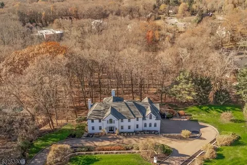 766 Jenny Trl, Franklin Lakes, NJ 07417