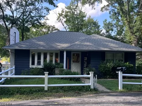 21 Dickerson Rd, Denville, NJ 07834