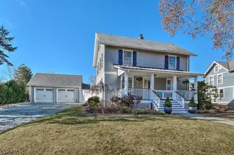 4 Hillcrest Ave, Gladstone, NJ 07934