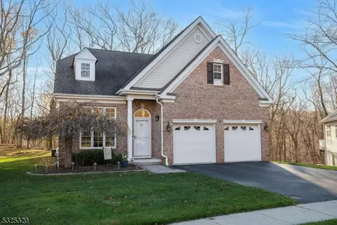 98 Zachary Way, Mount Arlington, NJ 07856