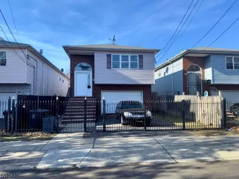 134 N 13th St, Newark, NJ 07107