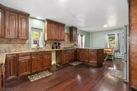 47 Lake Wallkill Rd, Sussex, NJ 07461