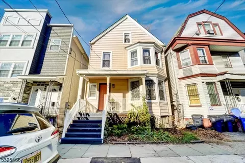109 S 9th St, Newark, NJ 07107