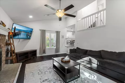 91 Lexington Ln, Wayne, NJ 07470 photo 11