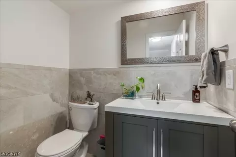 91 Lexington Ln, Wayne, NJ 07470 photo 12
