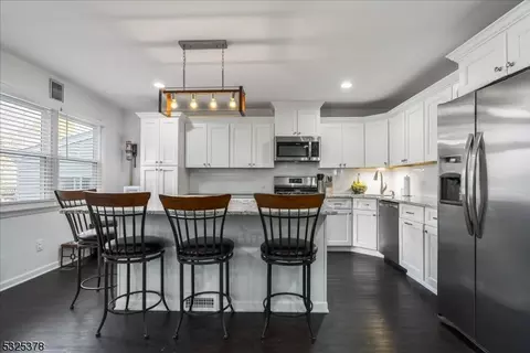 91 Lexington Ln, Wayne, NJ 07470 photo 5