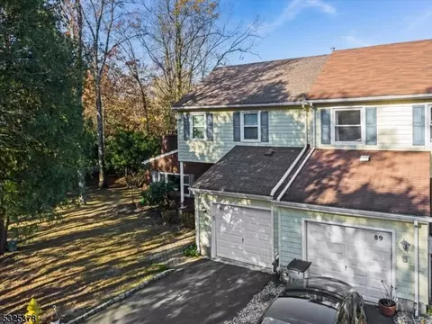 91 Lexington Ln, Wayne, NJ 07470 photo 2