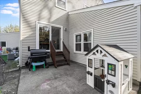 91 Lexington Ln, Wayne, NJ 07470 photo 21