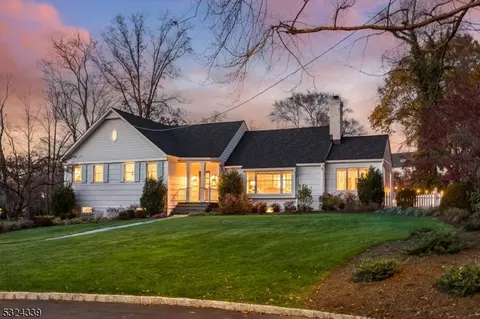 15 Connie Pl, Morristown, NJ 07960