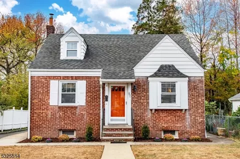 80 Bogert Pl, Bergenfield, NJ 07621