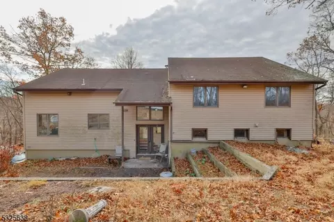 79 Fox Farm Rd, Phillipsburg, NJ 08865