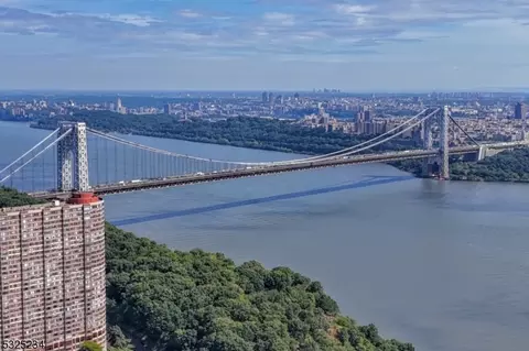 100 Carlyle Drive-cn07b #7BN, Cliffside Park, NJ 07010