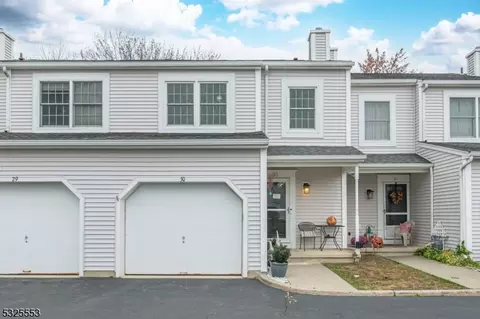 30 Iron Forge Vlg, Pompton Lakes, NJ 07442