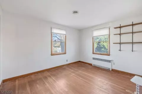 39 Burnside Pl, Wanaque Boro, NJ 07420 photo 13
