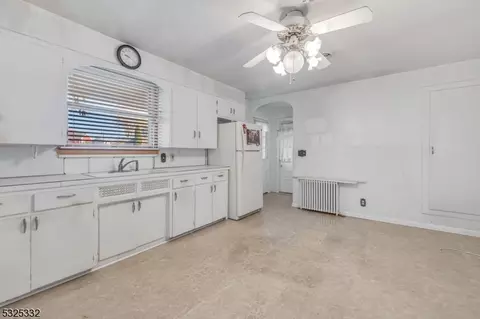 39 Burnside Pl, Wanaque Boro, NJ 07420 photo 8
