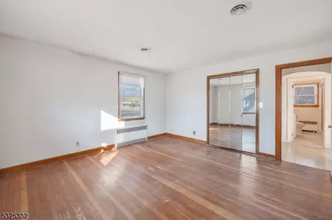 39 Burnside Pl, Wanaque Boro, NJ 07420 photo 12