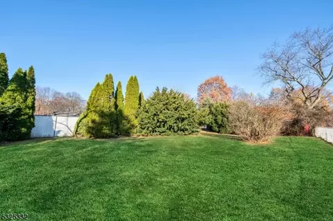 39 Burnside Pl, Wanaque Boro, NJ 07420 photo 23