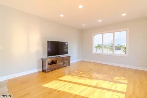 63 Milton Ave, Nutley, NJ 07110 photo 8