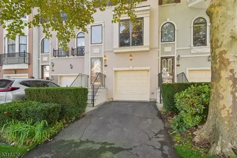 320 Winthrop Dr, Nutley, NJ 07110
