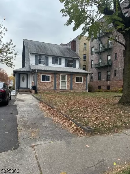 58 N Munn Ave, East Orange, NJ 07017
