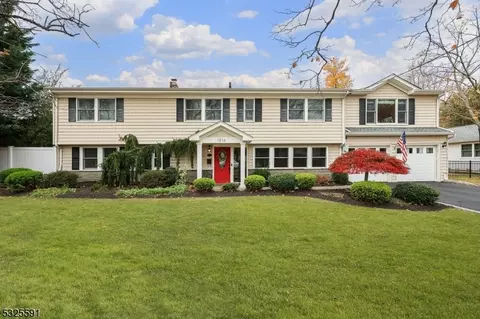 1216 Wyoming Dr, Mountainside, NJ 07092