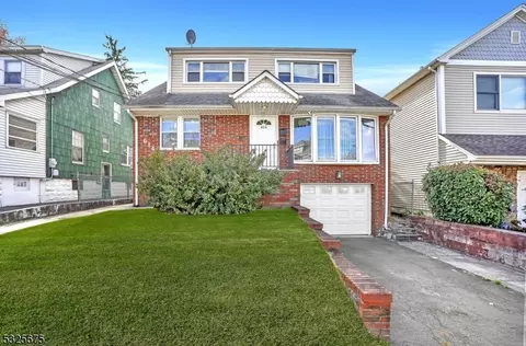614 6th Ave, Lyndhurst, NJ 07071